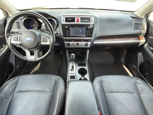 Used 2017 Subaru Outback 3.6R Limited AWD/4WD image 3