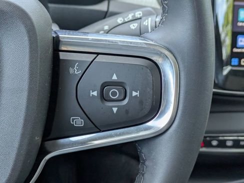Used 2024 Volvo XC40 B5 Plus AWD/4WD image 27