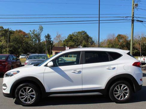 Used 2017 Hyundai Tucson SE image 10
