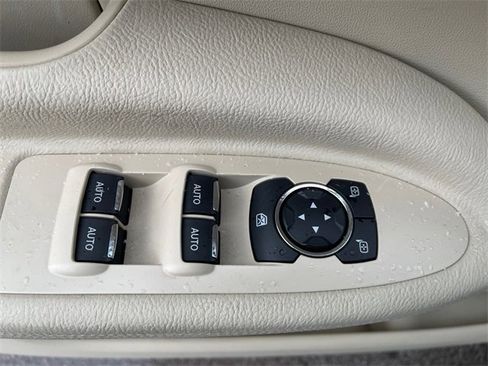 Used 2013 Lincoln MKT AWD image 30