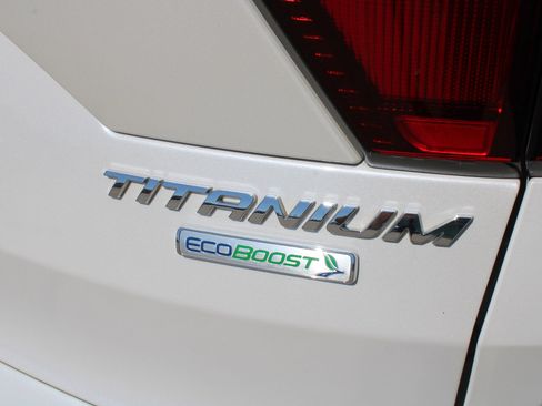 Used 2019 Ford Escape Titanium image 13