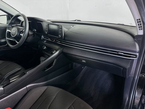 Used 2022 Hyundai Elantra SEL FWD image 26