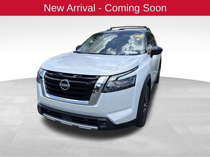 Used 2025 Nissan Pathfinder Platinum w/ Cargo Package