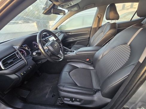 Used 2020 Toyota Camry SE image 4