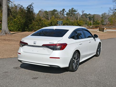 Used 2024 Honda Civic Touring image 4