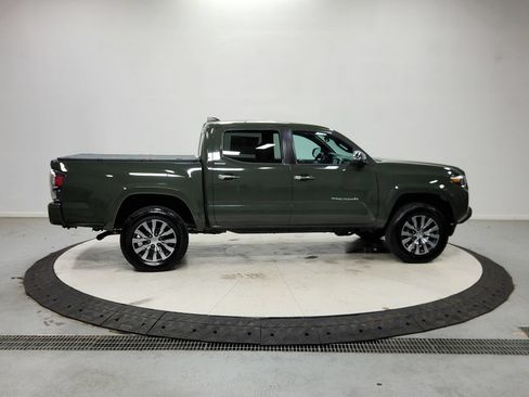 Used 2021 Toyota Tacoma Limited AWD/4WD image 9