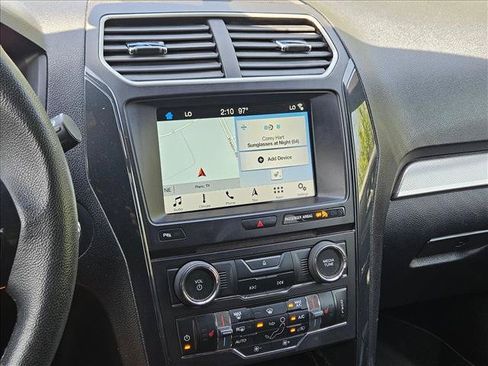 Used 2018 Ford Explorer XLT w/ Equipment Group 202A FWD image 13