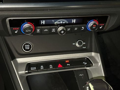 Used 2023 Audi Q3 2.0T Premium w/ Convenience Package image 27