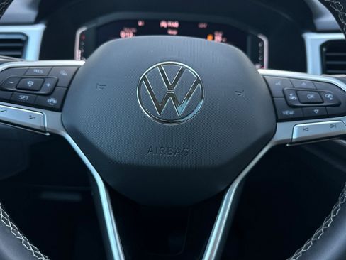 Certified 2022 Volkswagen Atlas SE w/ Panoramic Sunroof Package image 24