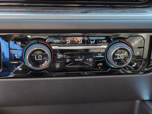 New 2026 Chevrolet Silverado 1500 LTZ w/ LTZ Premium Package image 18