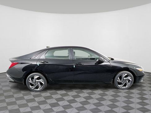New 2025 Hyundai Elantra SEL FWD image 31