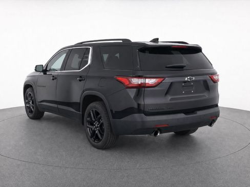 Used 2021 Chevrolet Traverse LT w/ LPO, Blackout Package AWD/4WD image 3