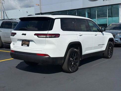 Used 2025 Jeep Grand Cherokee L Altitude image 3