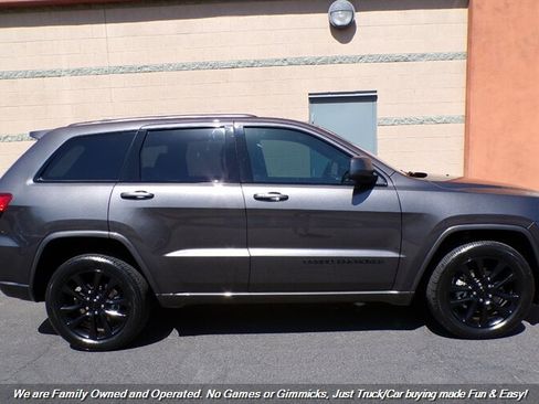Used 2021 Jeep Grand Cherokee Laredo X AWD/4WD image 5