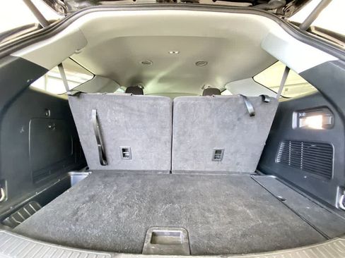 Used 2023 Ford Explorer XLT image 26