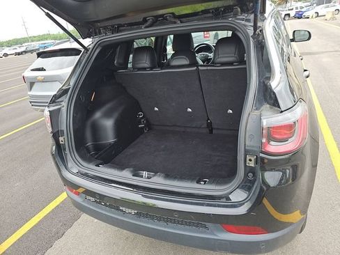 Used 2025 Jeep Compass Limited AWD/4WD image 16