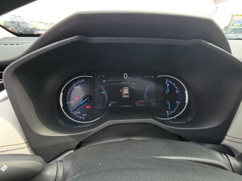 Used 2022 Toyota RAV4 Limited AWD/4WD image 15