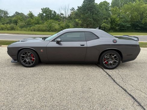 Used 2019 Dodge Challenger R/T Scat Pack RWD image 2