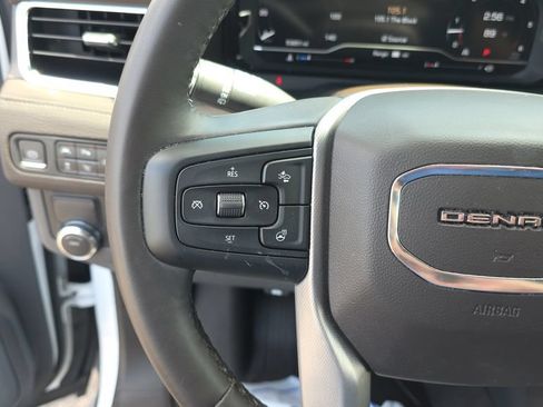 Used 2023 GMC Yukon XL Denali RWD image 16