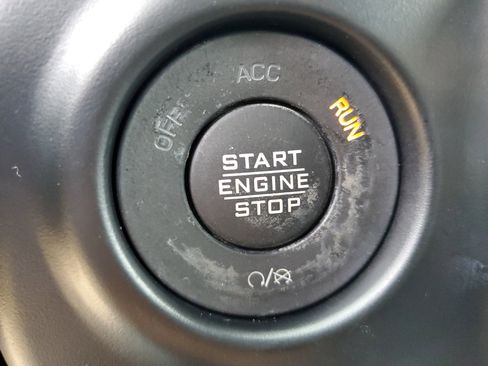 Certified 2022 Jeep Wrangler Unlimited Sahara AWD/4WD image 30