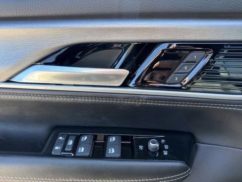 New 2026 Jeep Grand Wagoneer L Limited AWD/4WD image 9