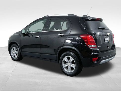 Used 2019 Chevrolet Trax LT w/ LT Convenience Package FWD image 8