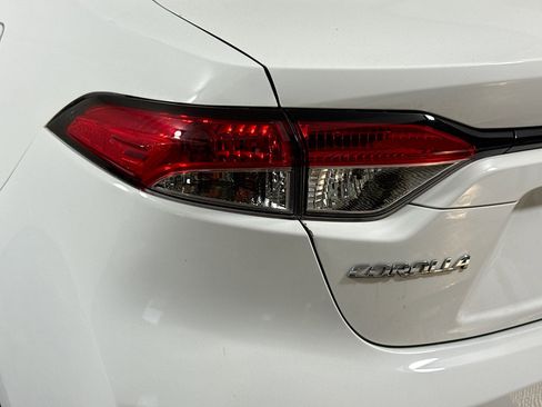 Used 2022 Toyota Corolla LE image 35