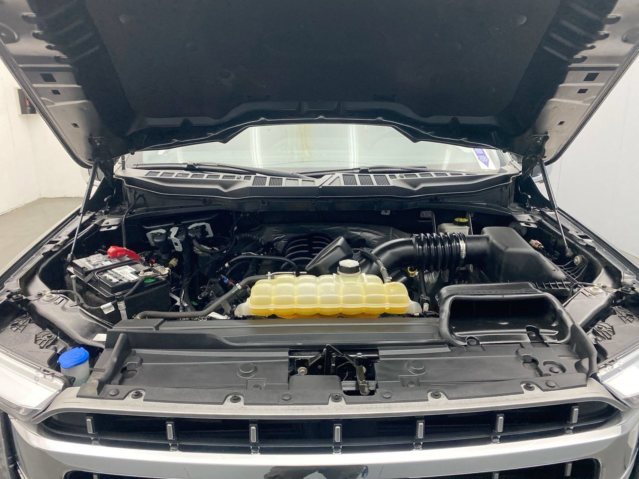 Used 2021 Ford F150 Lariat AWD/4WD image 11