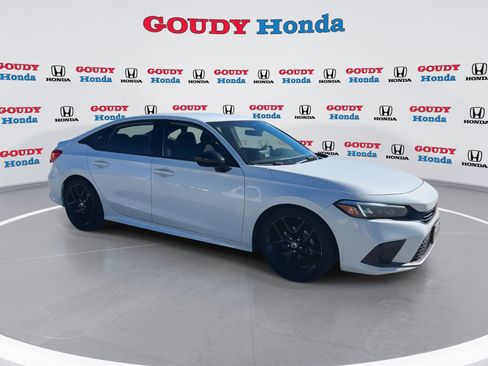 Used 2022 Honda Civic Sport image 2