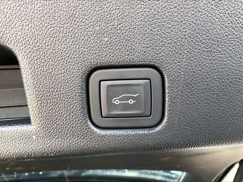 Used 2024 GMC Acadia Elevation image 36