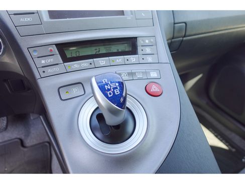 Used 2015 Toyota Prius Two FWD image 17
