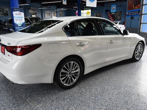 Used 2019 INFINITI Q50 Luxe w/ Essential Package (3.0T Luxe) AWD/4WD image 3