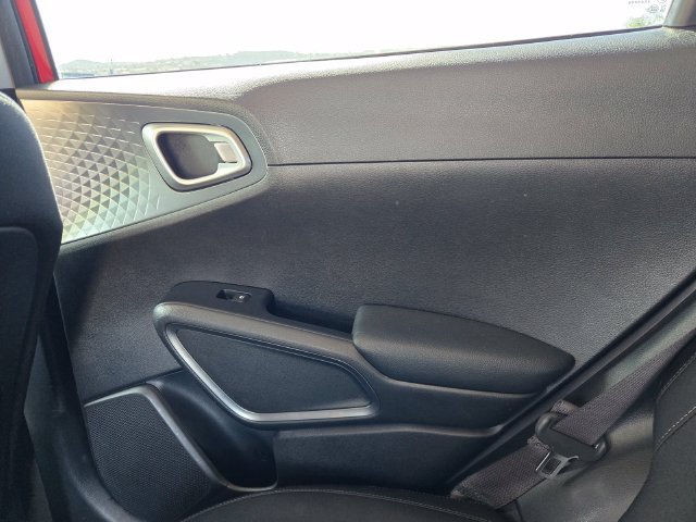 Used 2020 Kia Soul EX FWD image 11