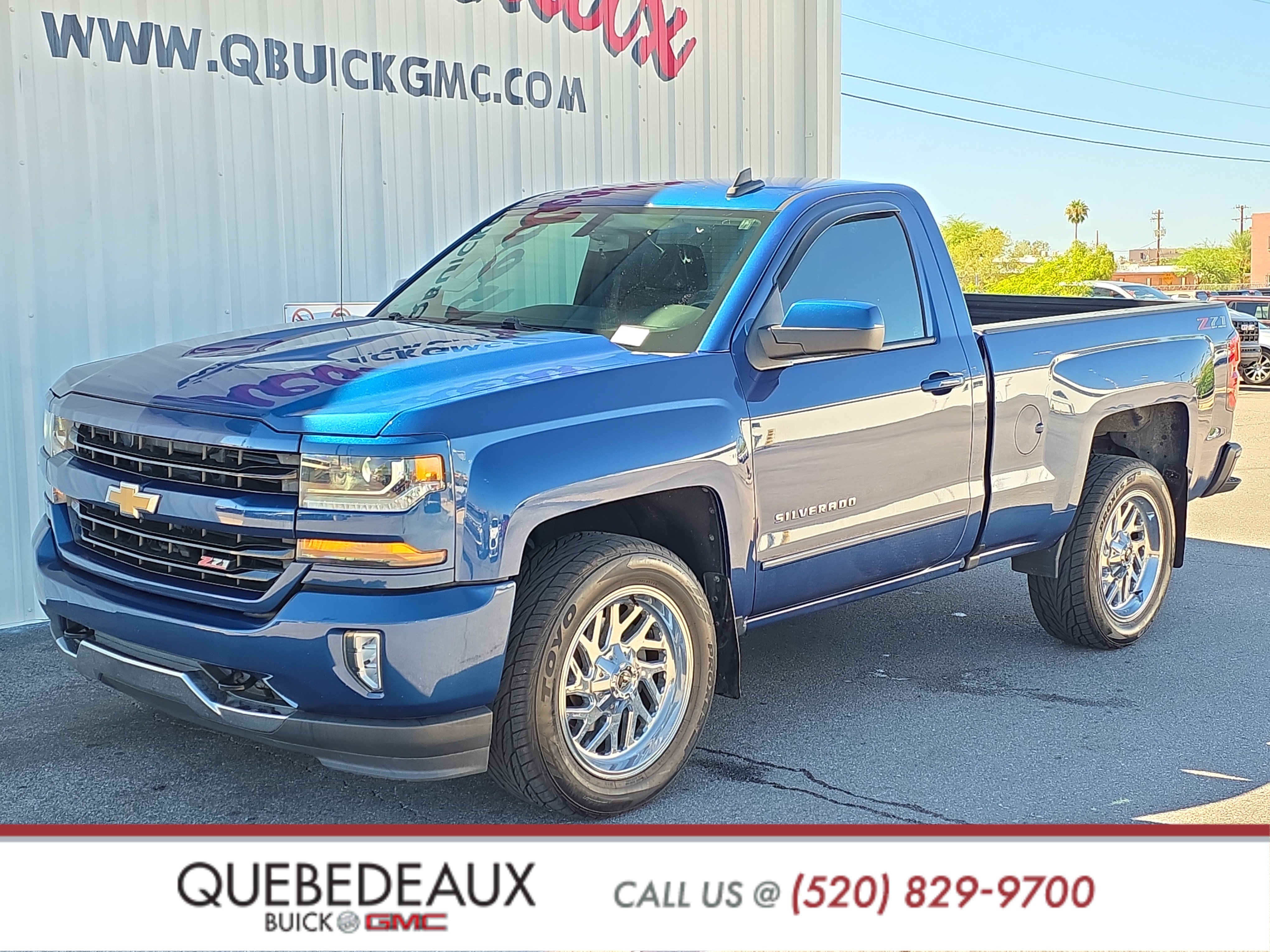Used 2018 Chevrolet Silverado 1500 LT w/ LT Convenience Package AWD/4WD image 3