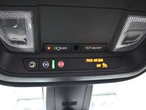 Used 2023 Chevrolet Traverse LT FWD image 32