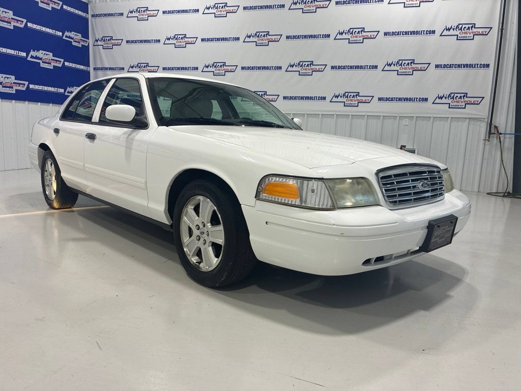Used 2011 Ford Crown Victoria LX w/ Comfort Appearance Pkg RWD image 8