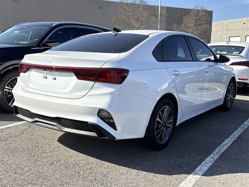 Used 2022 Kia Forte LXS w/ LXS Technology Package image 6