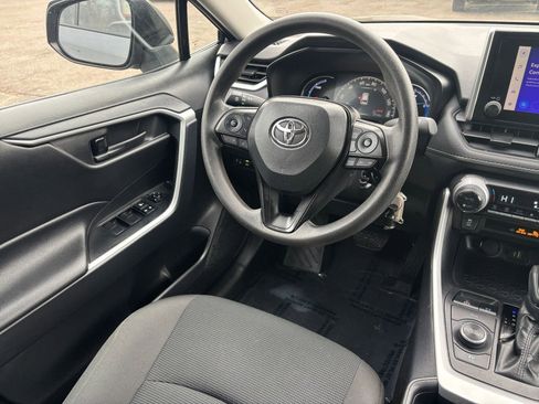 Used 2025 Toyota RAV4 LE image 30