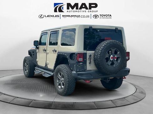 Used 2017 Jeep Wrangler Unlimited Rubicon AWD/4WD image 3