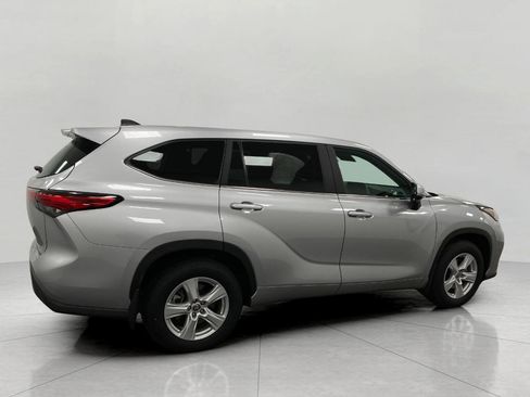 Used 2023 Toyota Highlander L image 3