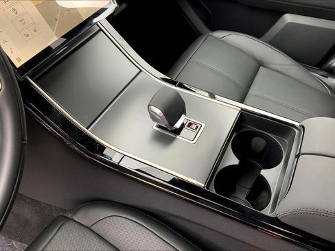 New 2026 Land Rover Range Rover Velar S image 10