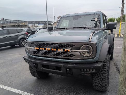 Used 2023 Ford Bronco Badlands w/ Sasquatch Package AWD/4WD image 2