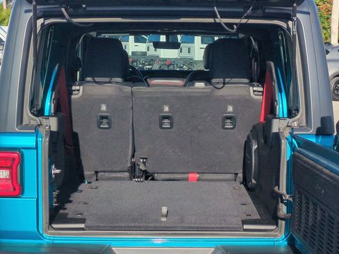 Certified 2020 Jeep Wrangler Unlimited Rubicon w/ Quick Order Package 28Y Recon image 12