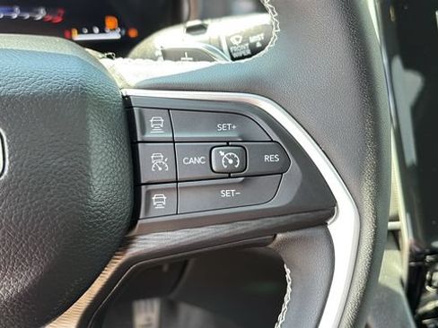 Used 2024 Jeep Grand Cherokee Altitude AWD/4WD image 14
