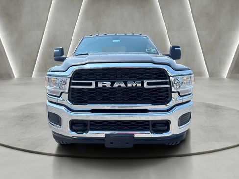 Used 2024 RAM 2500 Tradesman w/ Chrome Appearance Group AWD/4WD image 2
