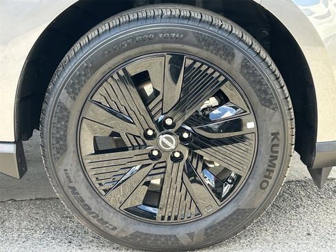 Certified 2025 Nissan Murano SV image 7