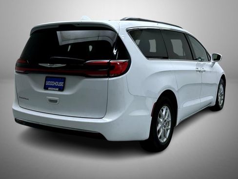 Used 2022 Chrysler Pacifica Touring-L FWD image 5
