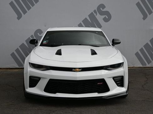 Used 2018 Chevrolet Camaro SS RWD image 2