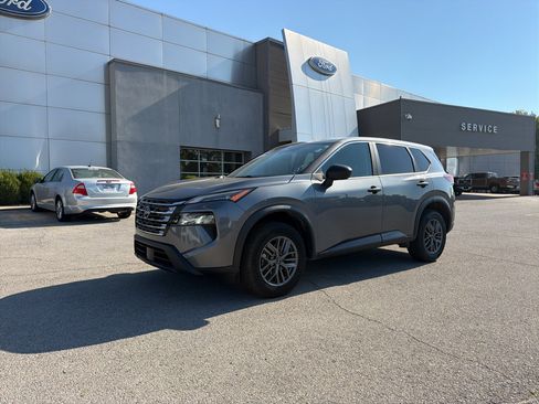 Used 2024 Nissan Rogue S AWD/4WD image 1