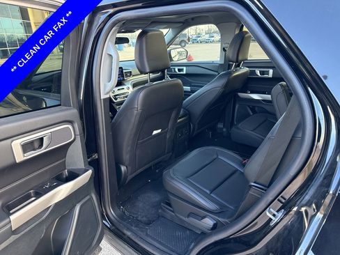 Used 2024 Ford Explorer XLT w/ Equipment Group 202A image 7